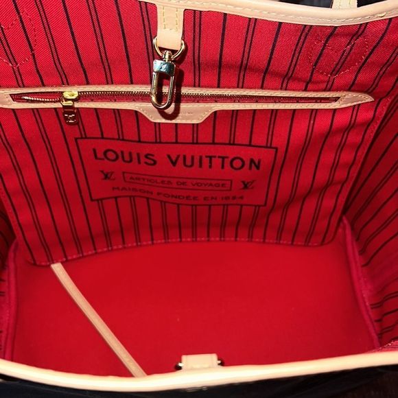 SOLD Louis Vuitton Monogram Neverfull MM Handbag - Picture 9 of 15